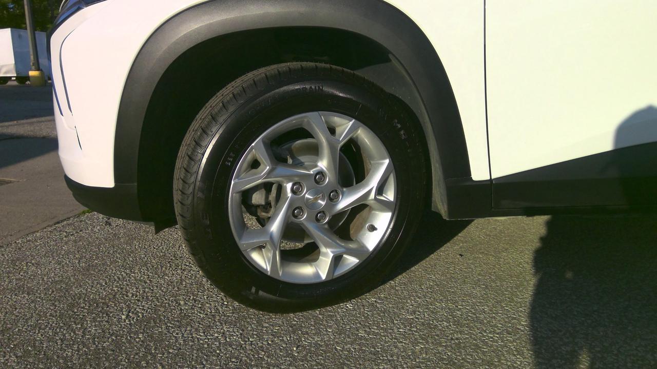 2024 Chevrolet Trax LS 4dr Front-Wheel Drive Photo