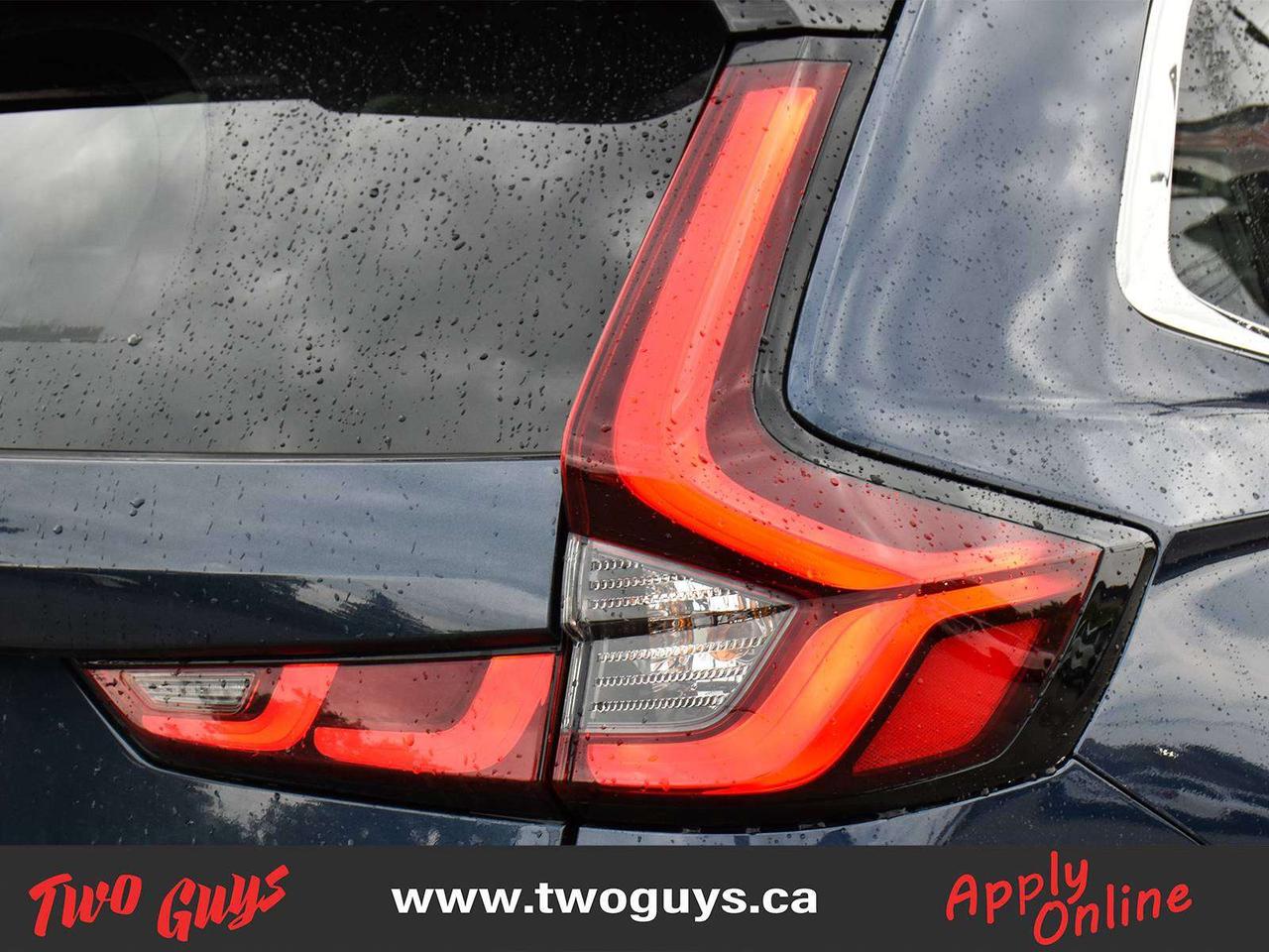 2025 Honda CR-V Hybrid Sport Touring AWD Leather Sunroof Nav Photo