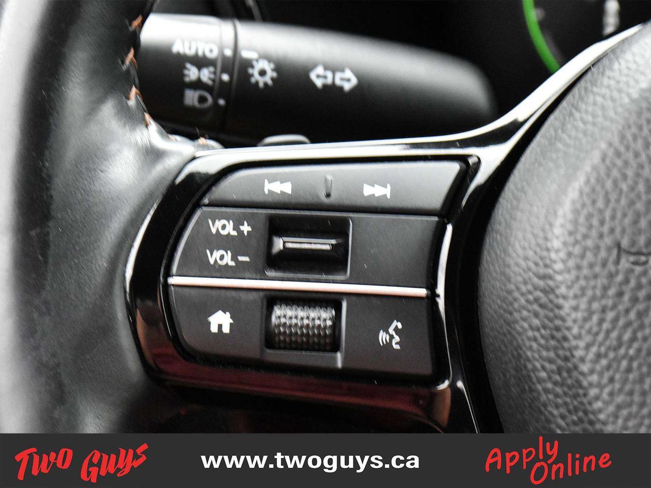 2025 Honda CR-V Hybrid Sport Touring AWD Leather Sunroof Nav Photo