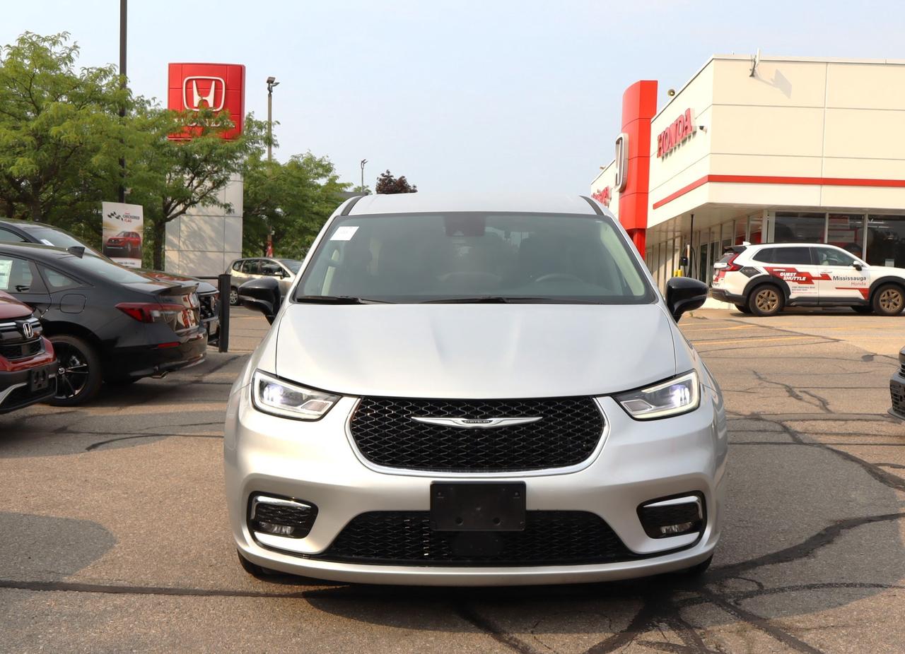 2024 Chrysler Pacifica Touring-L Front-Wheel Drive Passenger Van Photo