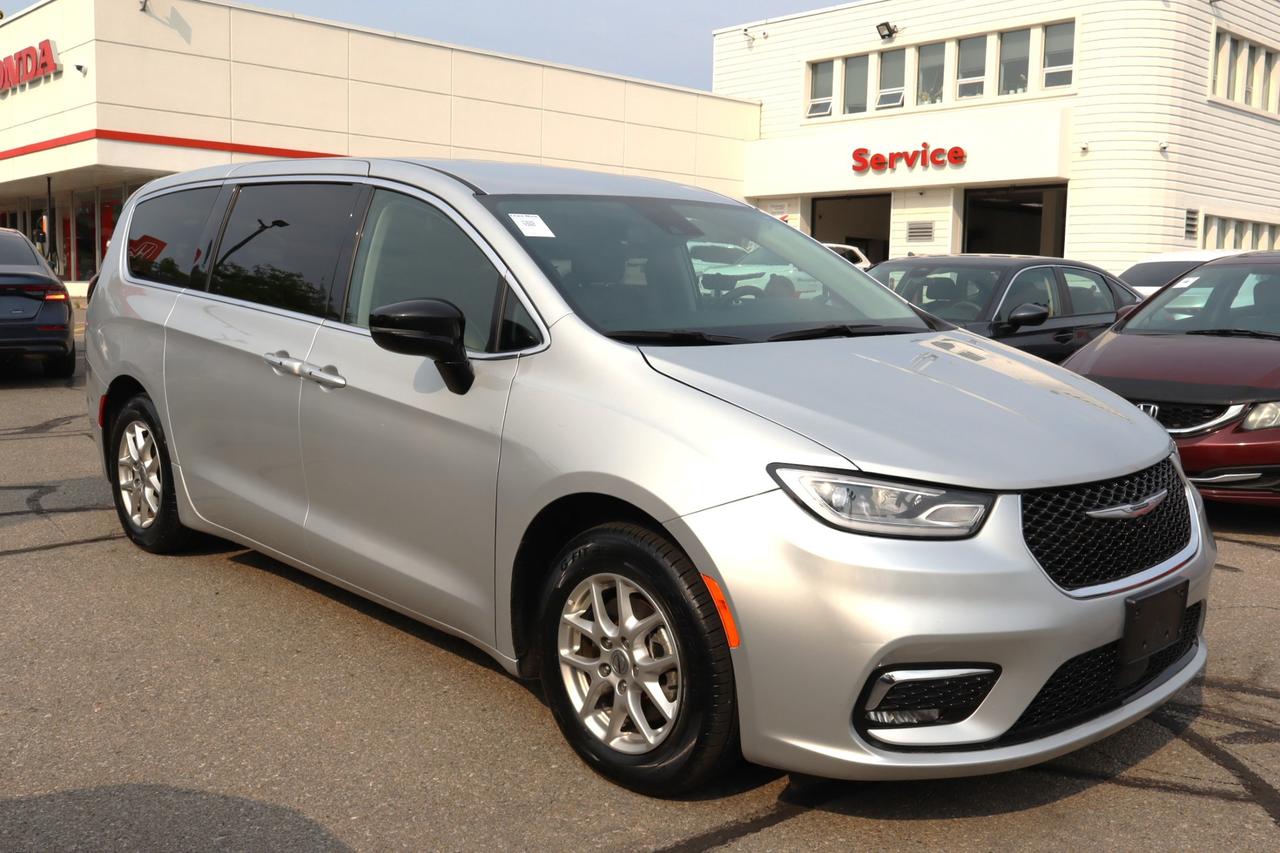 2024 Chrysler Pacifica Touring-L Front-Wheel Drive Passenger Van Photo