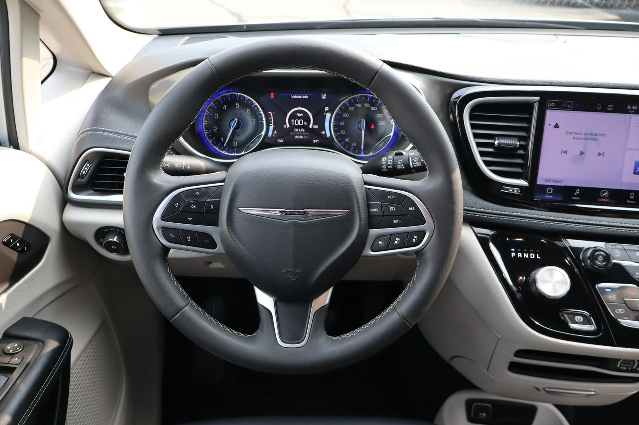 2024 Chrysler Pacifica Touring-L Front-Wheel Drive Passenger Van Photo