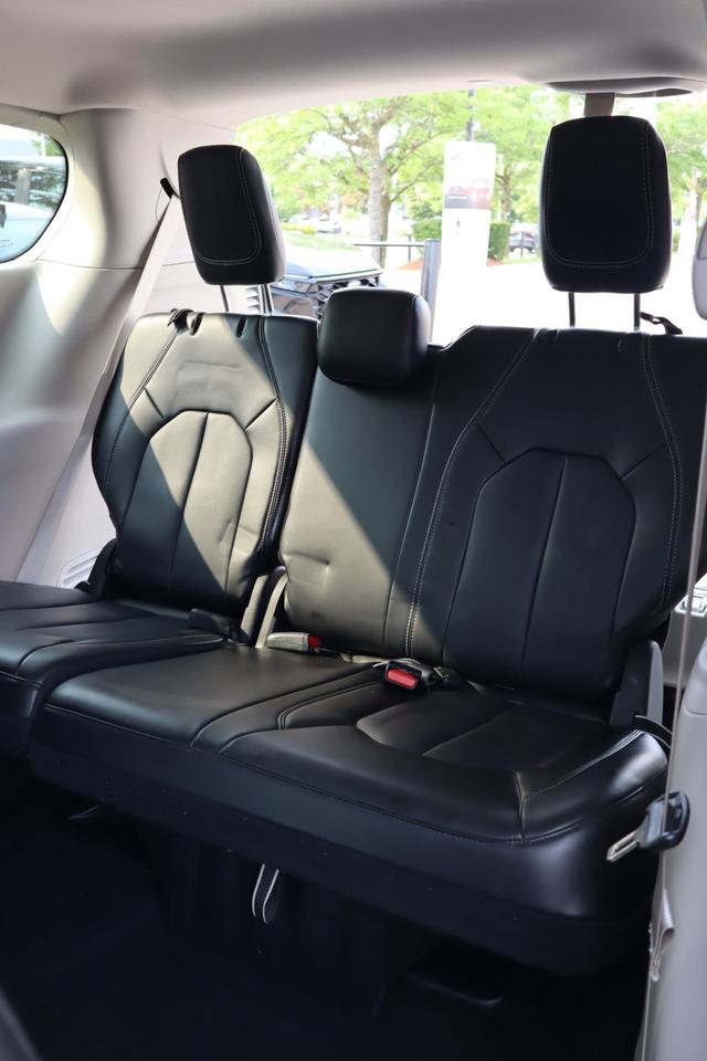 2024 Chrysler Pacifica Touring-L Front-Wheel Drive Passenger Van Photo