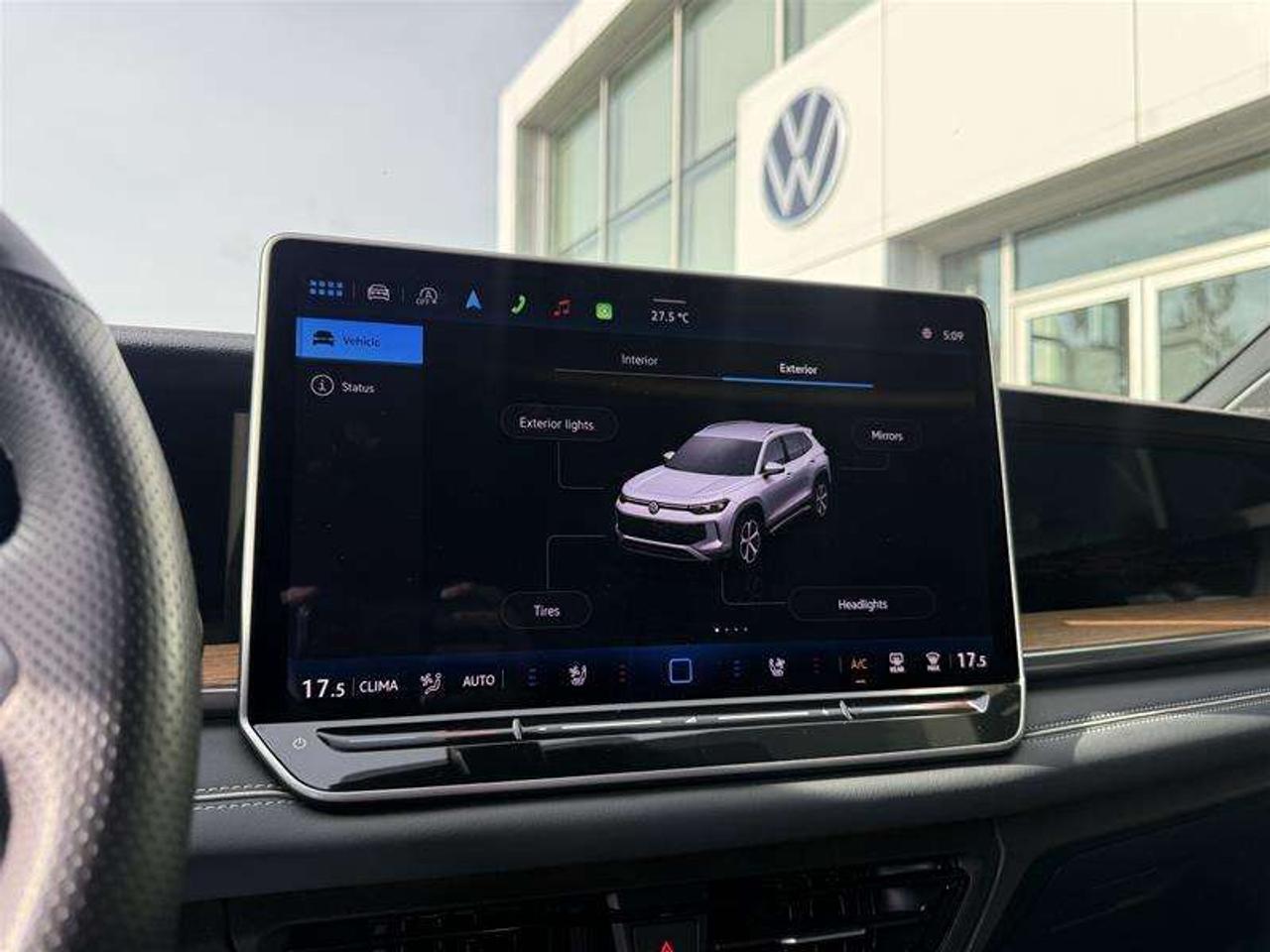 2025 Volkswagen Tiguan Highline R-line Photo