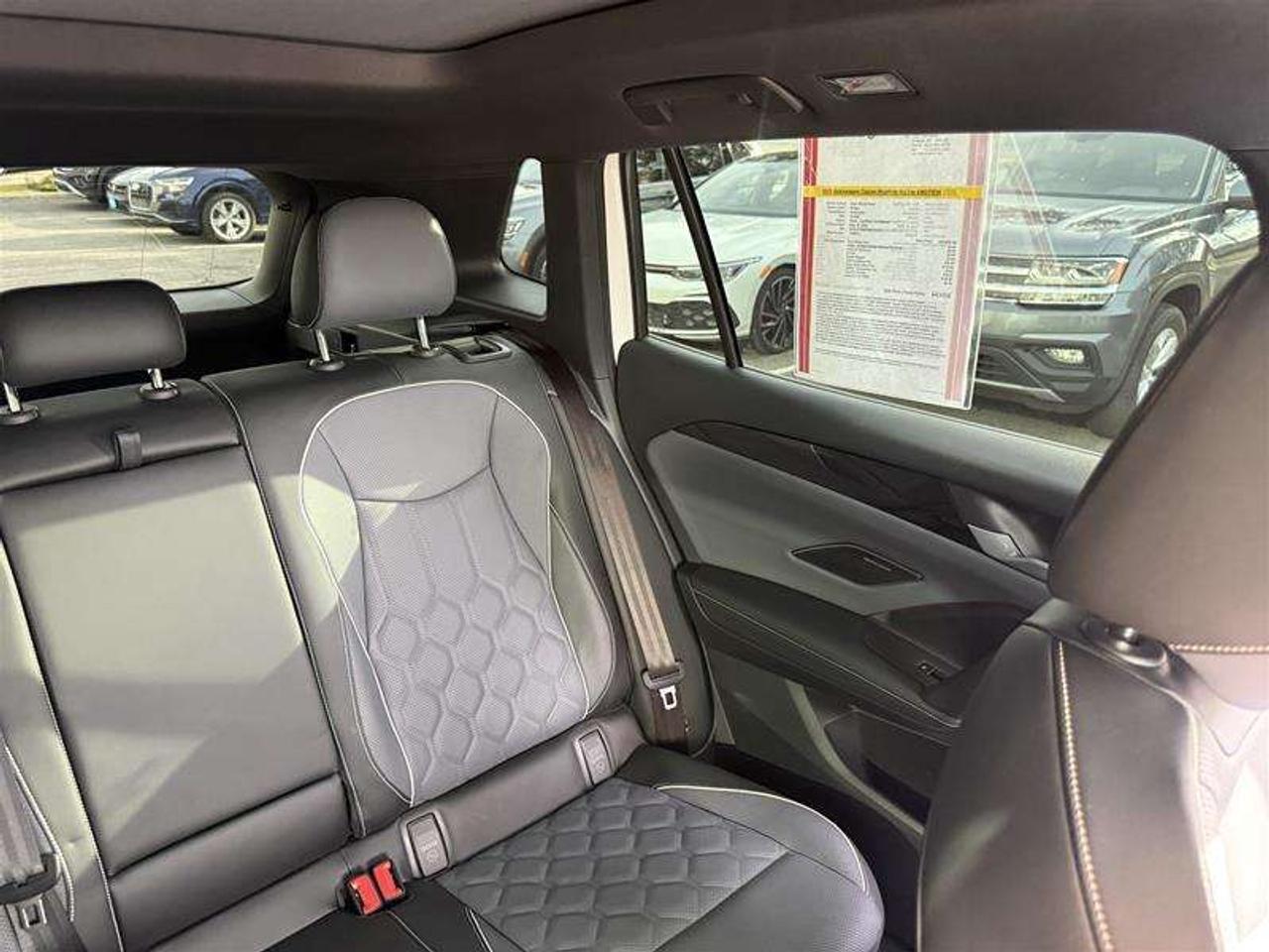 2025 Volkswagen Tiguan Highline R-line Photo