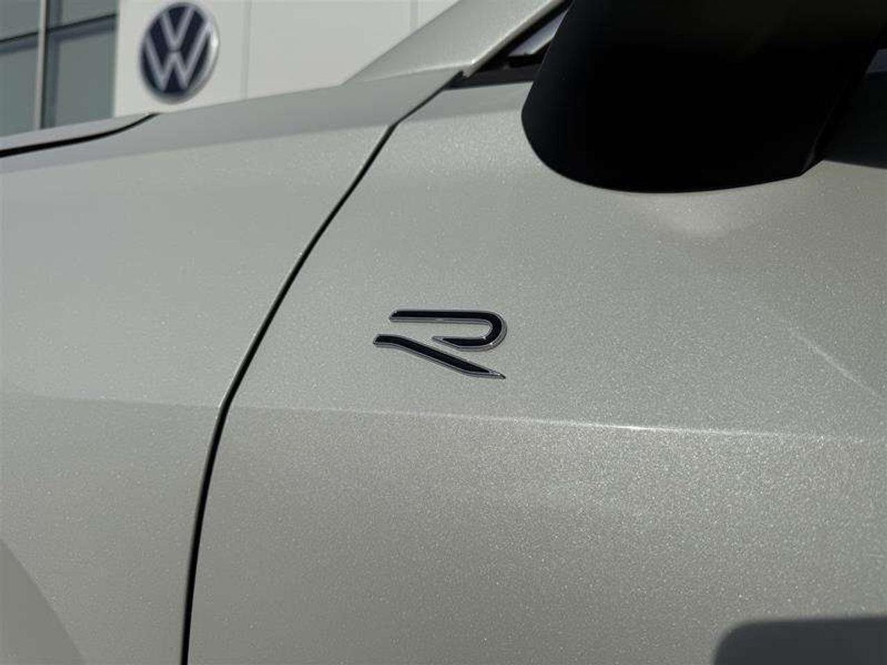 2025 Volkswagen Tiguan Highline R-line Photo