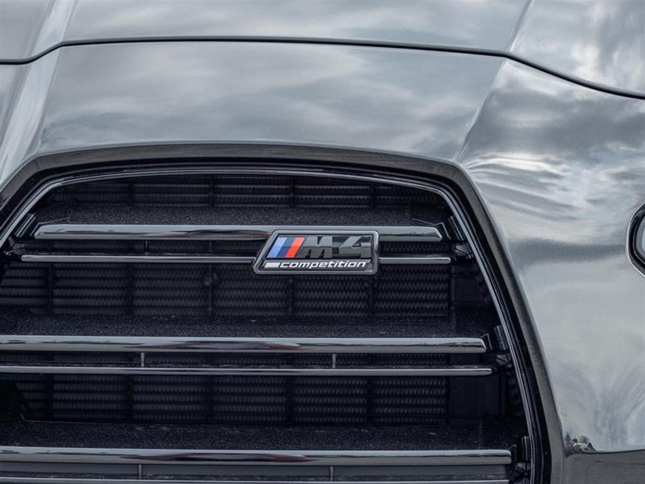 2027 BMW M4 Competition 2dr All-Wheel Drive Cabriolet Photo4