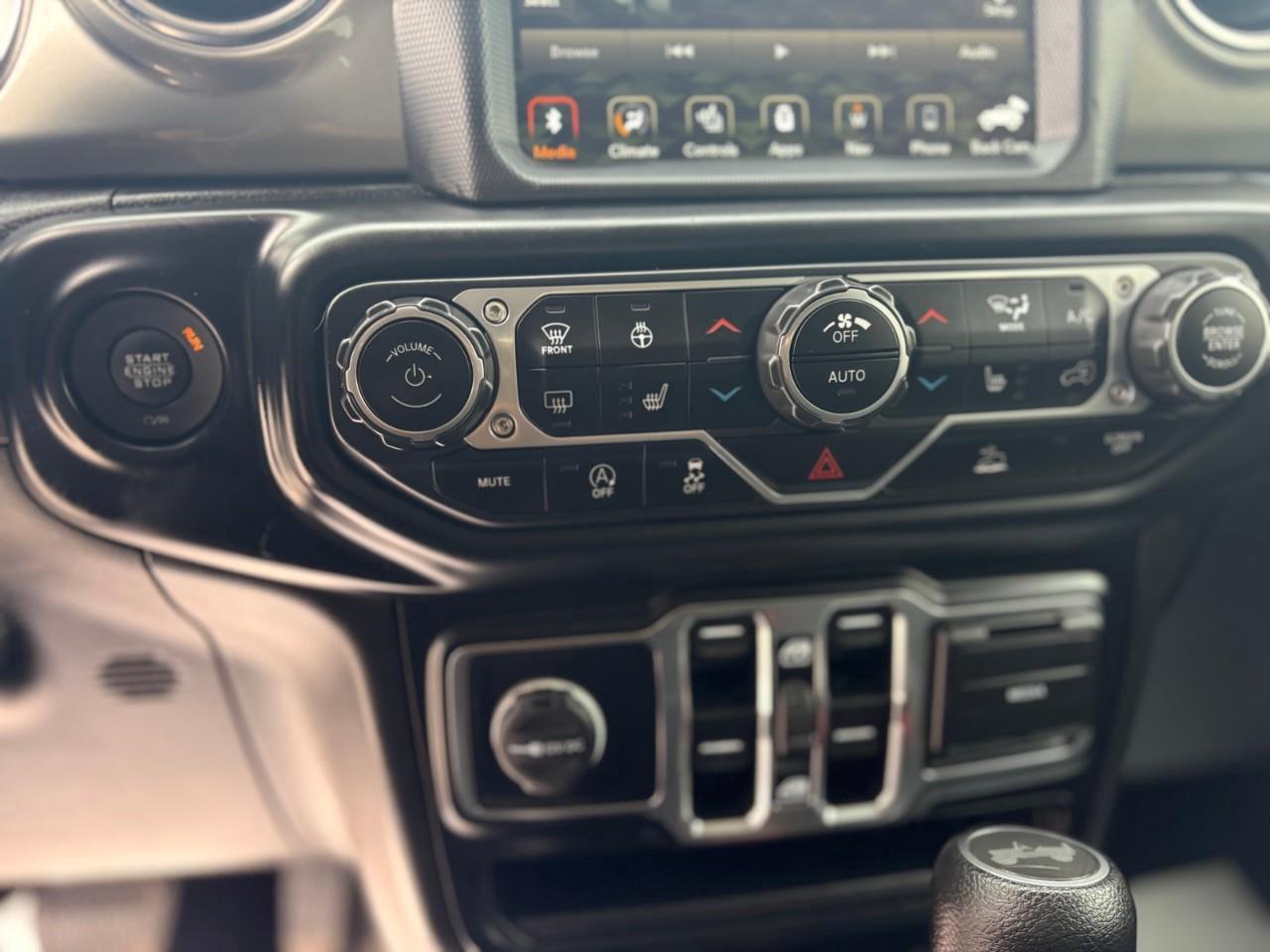 2021 Jeep WRANGLER UNLIMITED Sahara 4dr 4x4 Photo