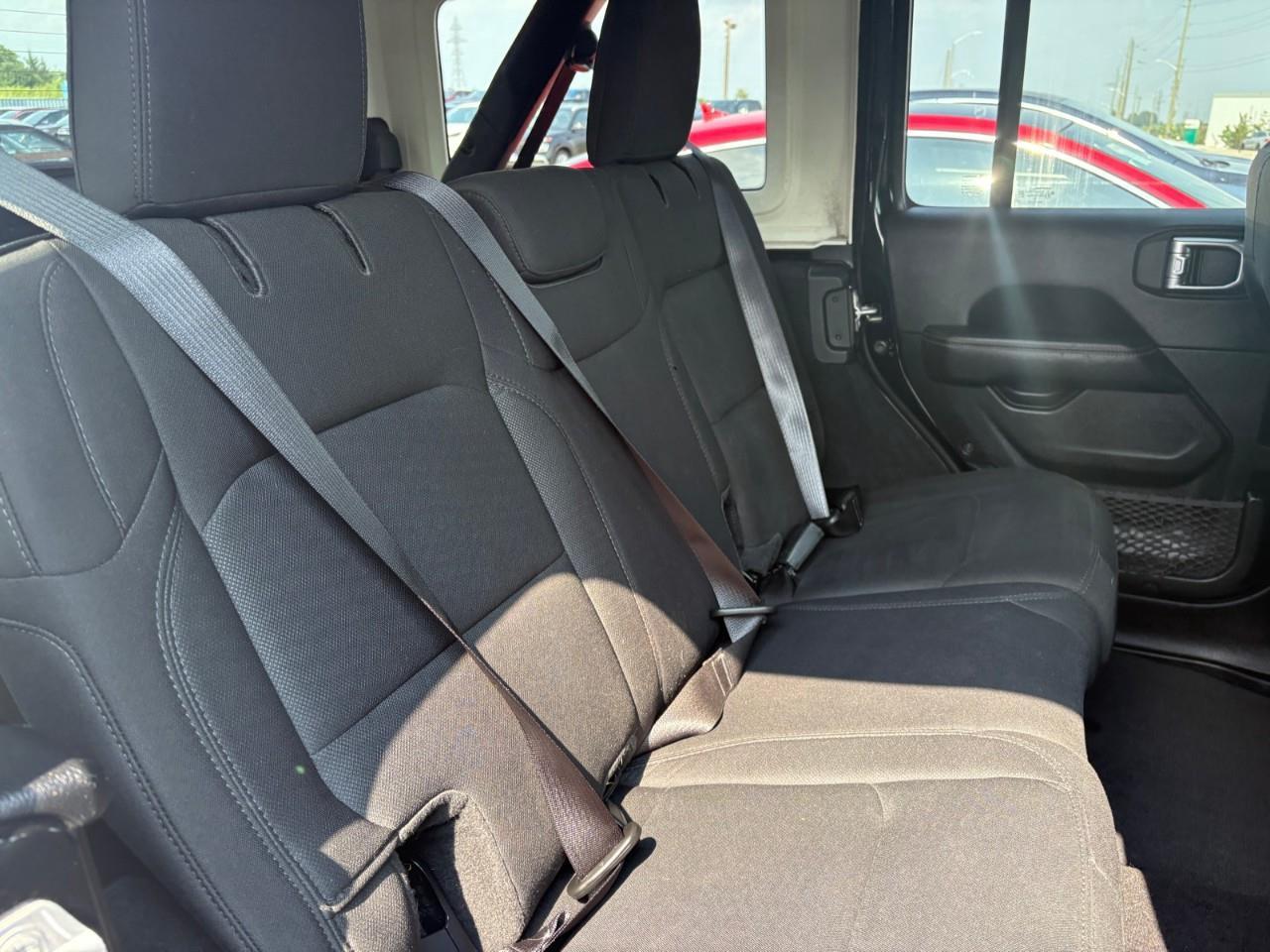 2021 Jeep WRANGLER UNLIMITED Sahara 4dr 4x4 Photo