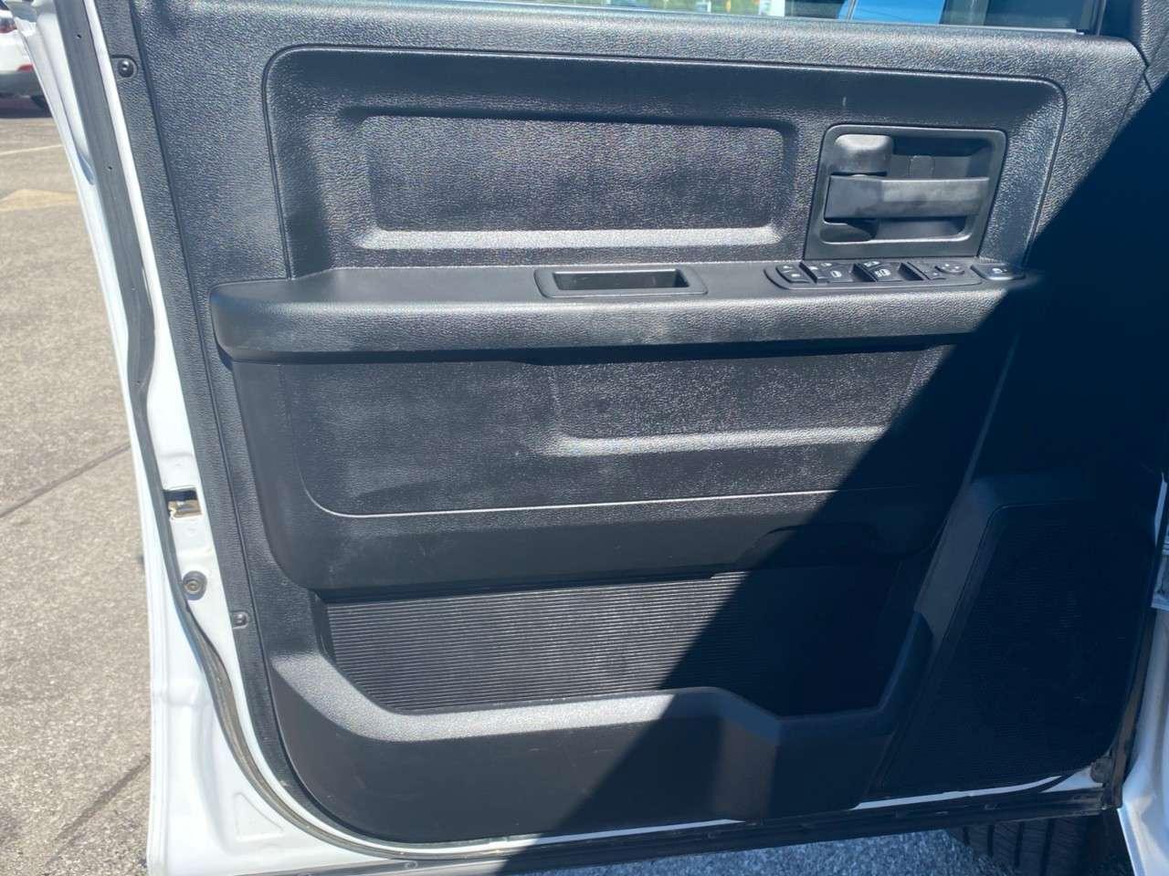 2024 RAM 3500 Tradesman 4x4 Crew Cab 8' Box Photo
