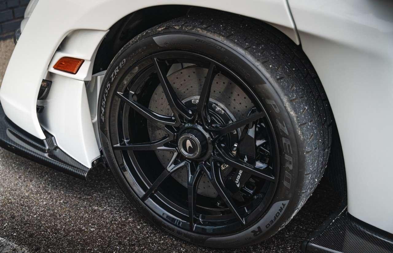 2019 McLaren SENNA  Photo