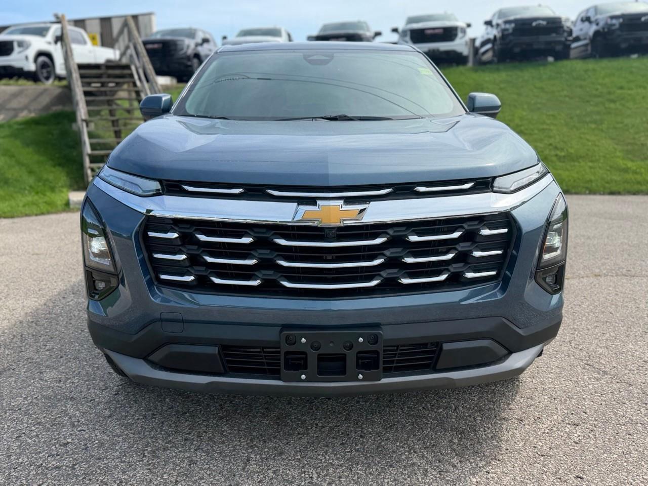 2027 Chevrolet Equinox LT 4dr All-Wheel Drive Photo4