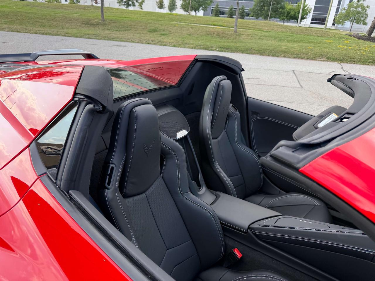 2024 Chevrolet Corvette Z51 CONVERTIBLE 1 OWNER CLEAN CARFAX ONLY 1050 KM Photo