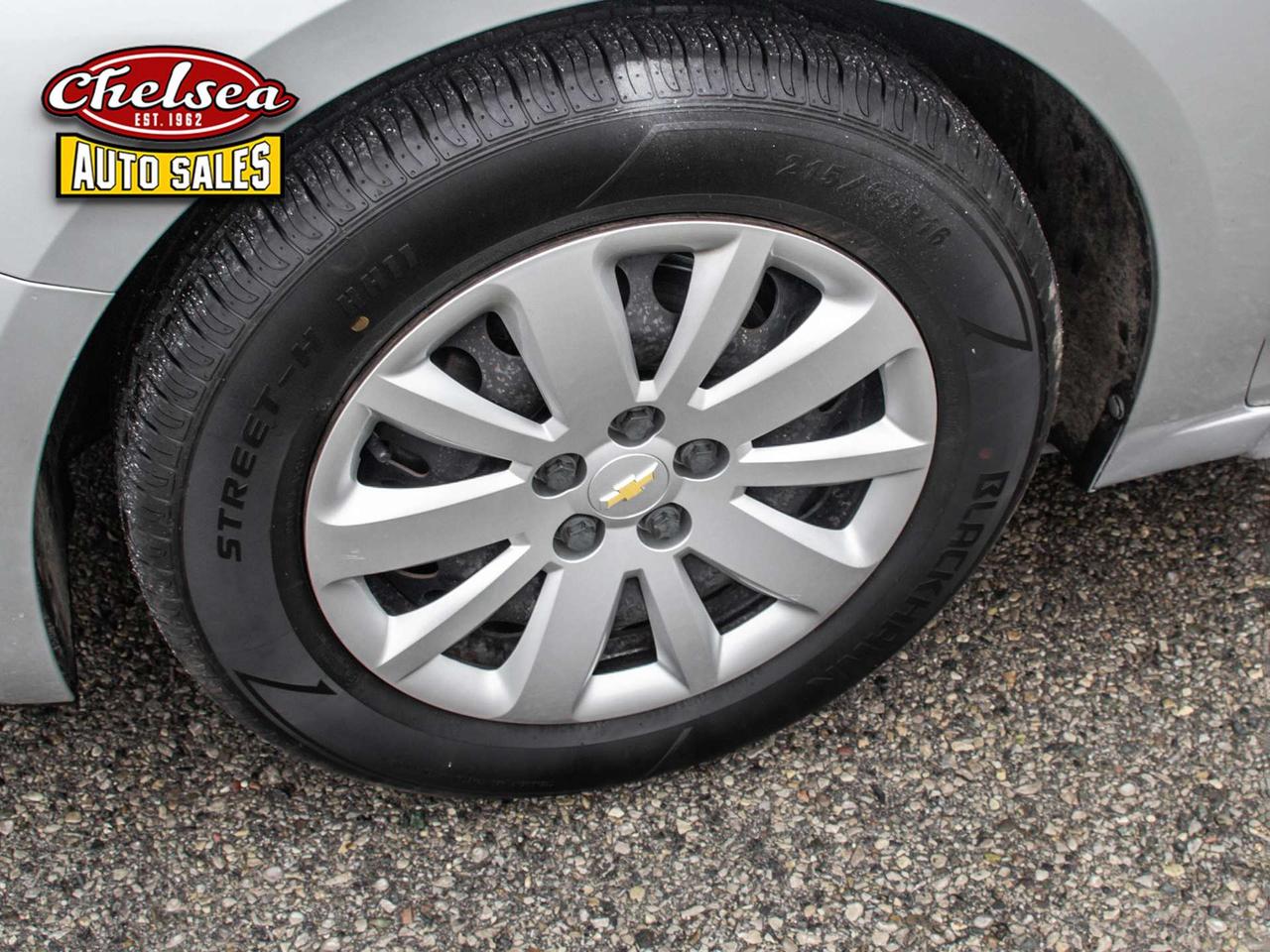 2011 Chevrolet Cruze 1LT Photo