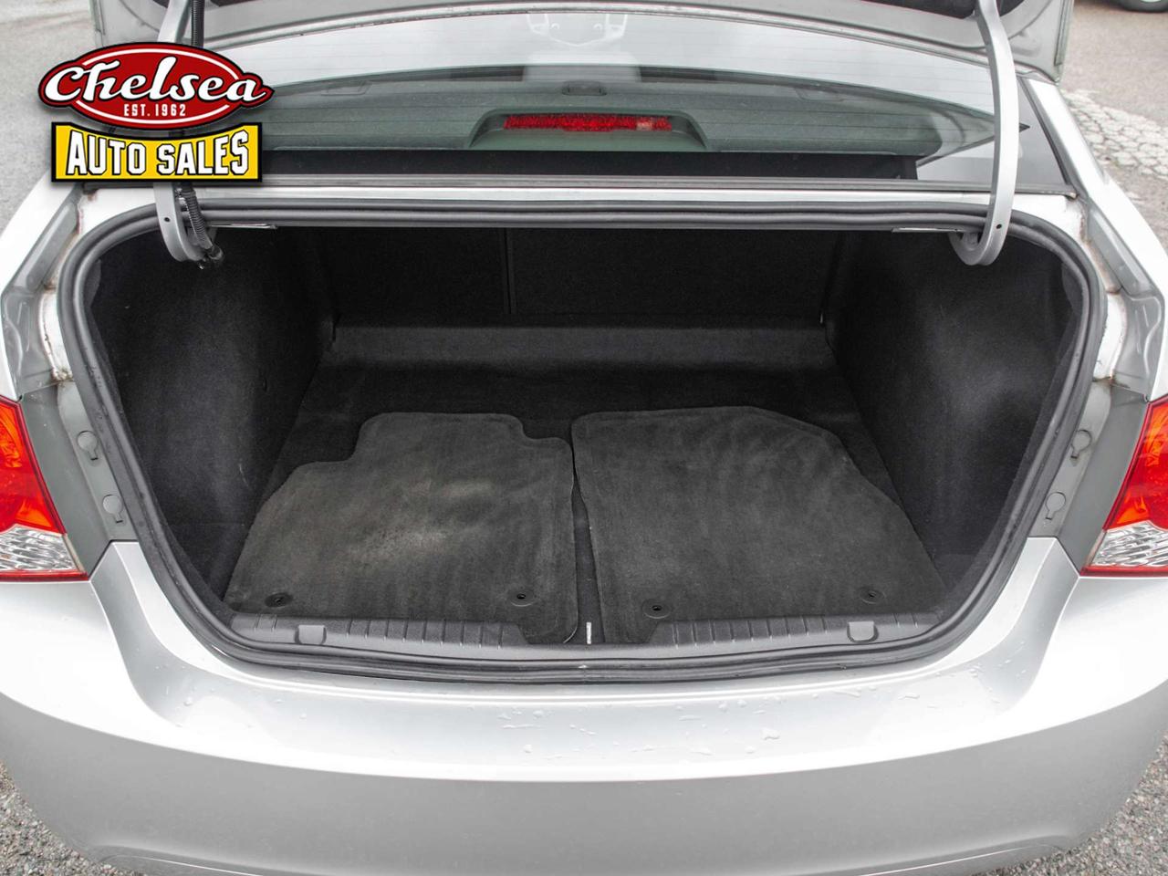 2011 Chevrolet Cruze 1LT Photo