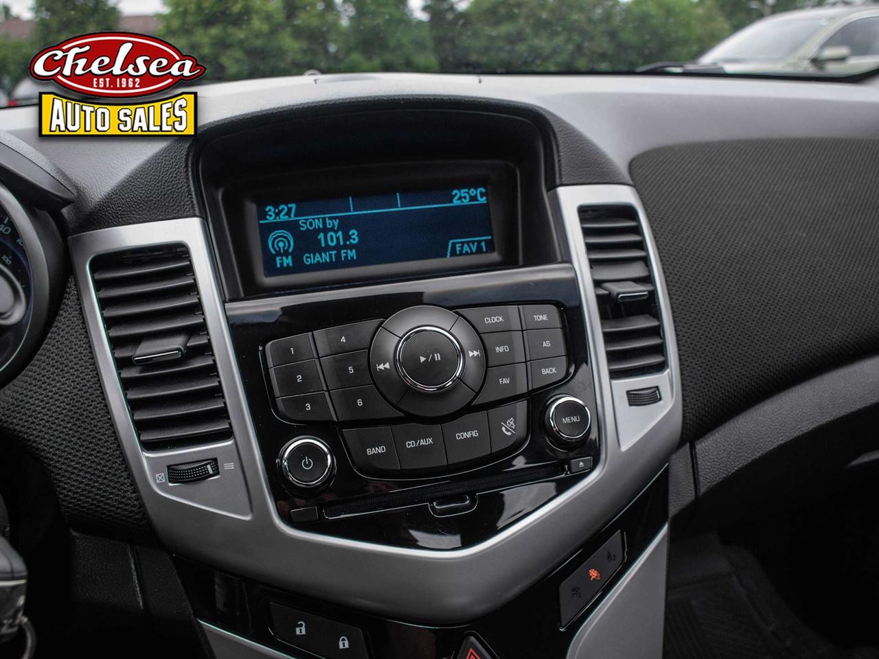 2011 Chevrolet Cruze 1LT Photo