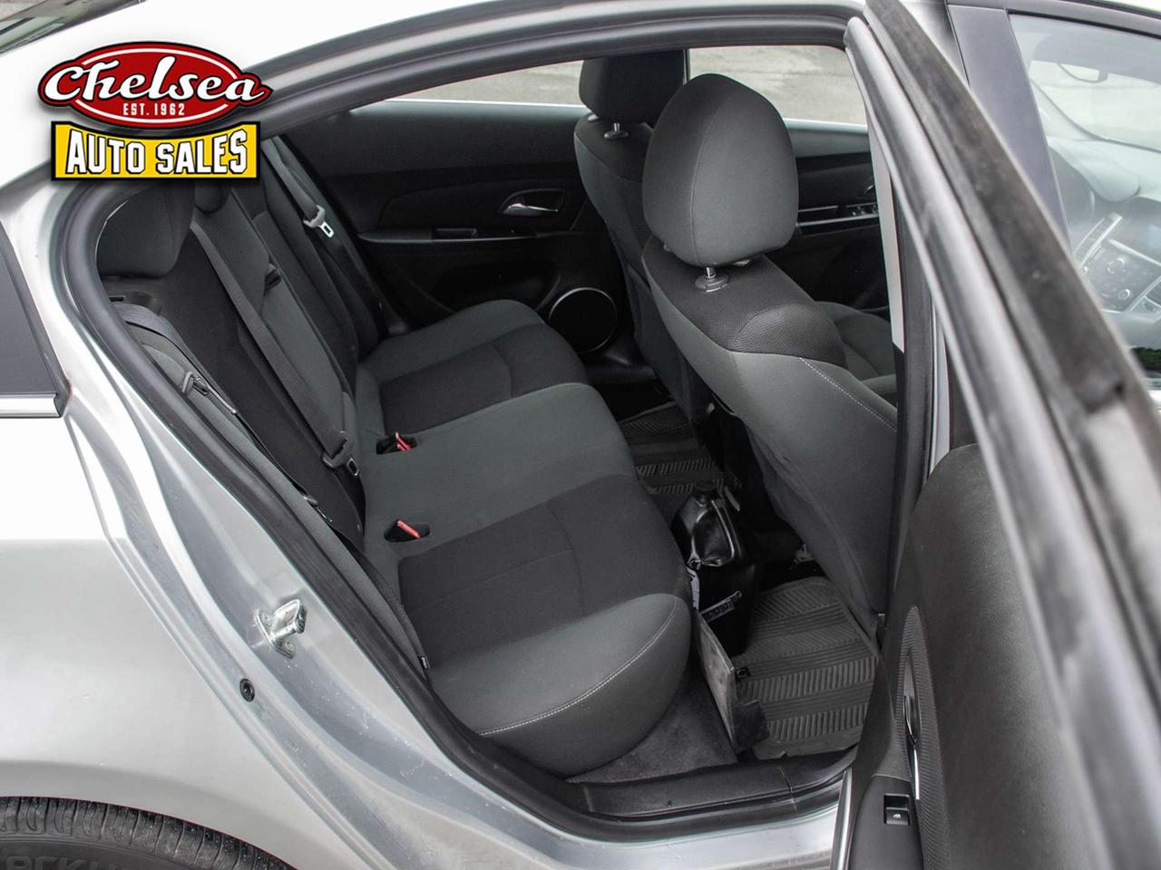 2011 Chevrolet Cruze 1LT Photo