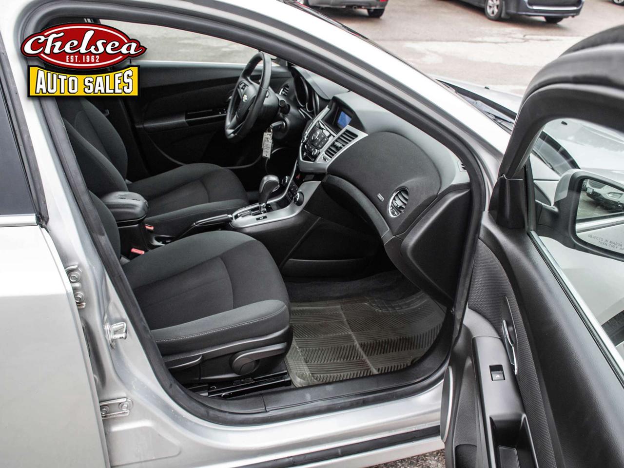 2011 Chevrolet Cruze 1LT Photo