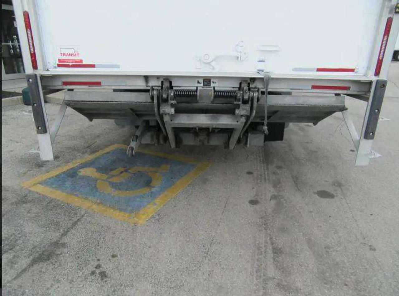 2023 Isuzu NRR DIESEL 20FT HIGH & WIDE BOX POWER LIFTGATE Photo