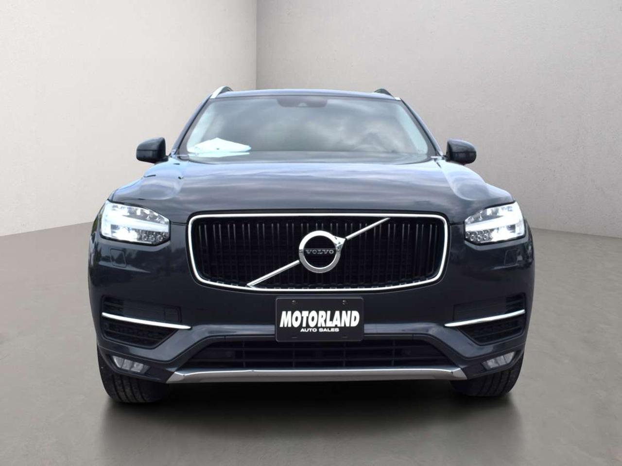 2016 Volvo XC90 T6 Momentum AWD Photo5