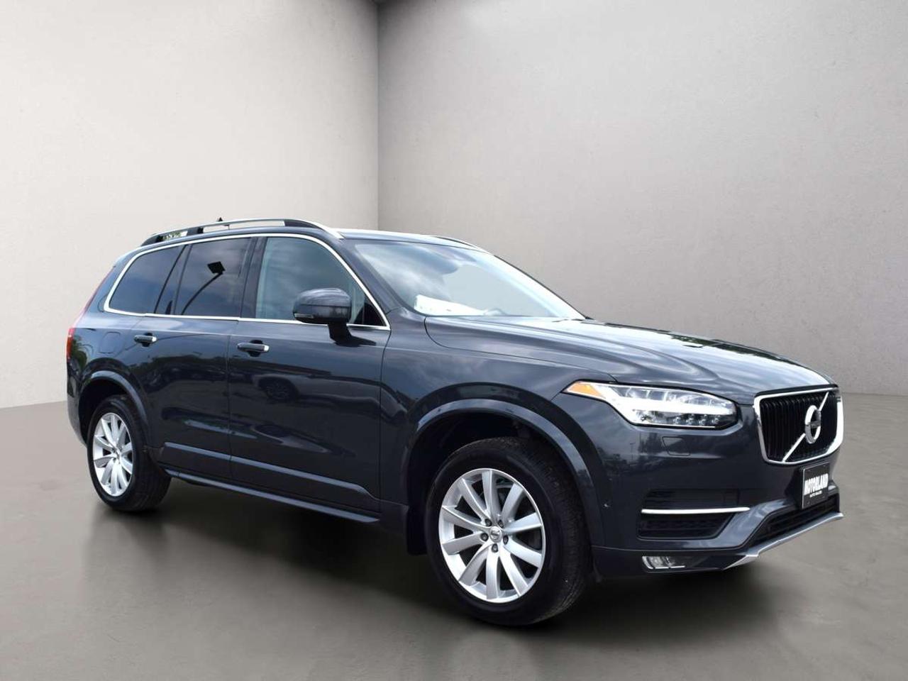 2016 Volvo XC90 T6 Momentum AWD Photo2