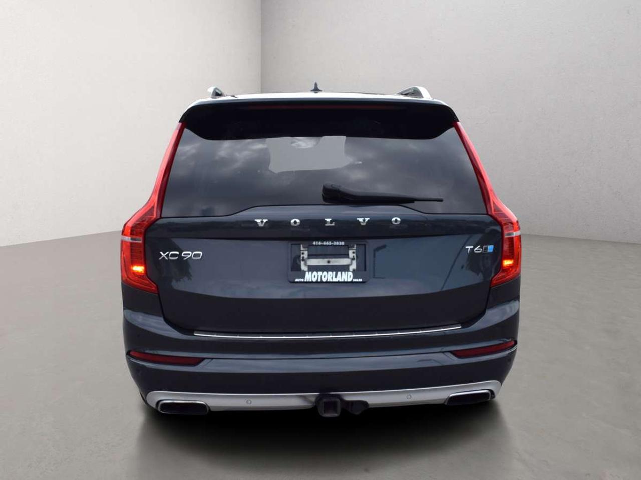2016 Volvo XC90 T6 Momentum AWD Photo