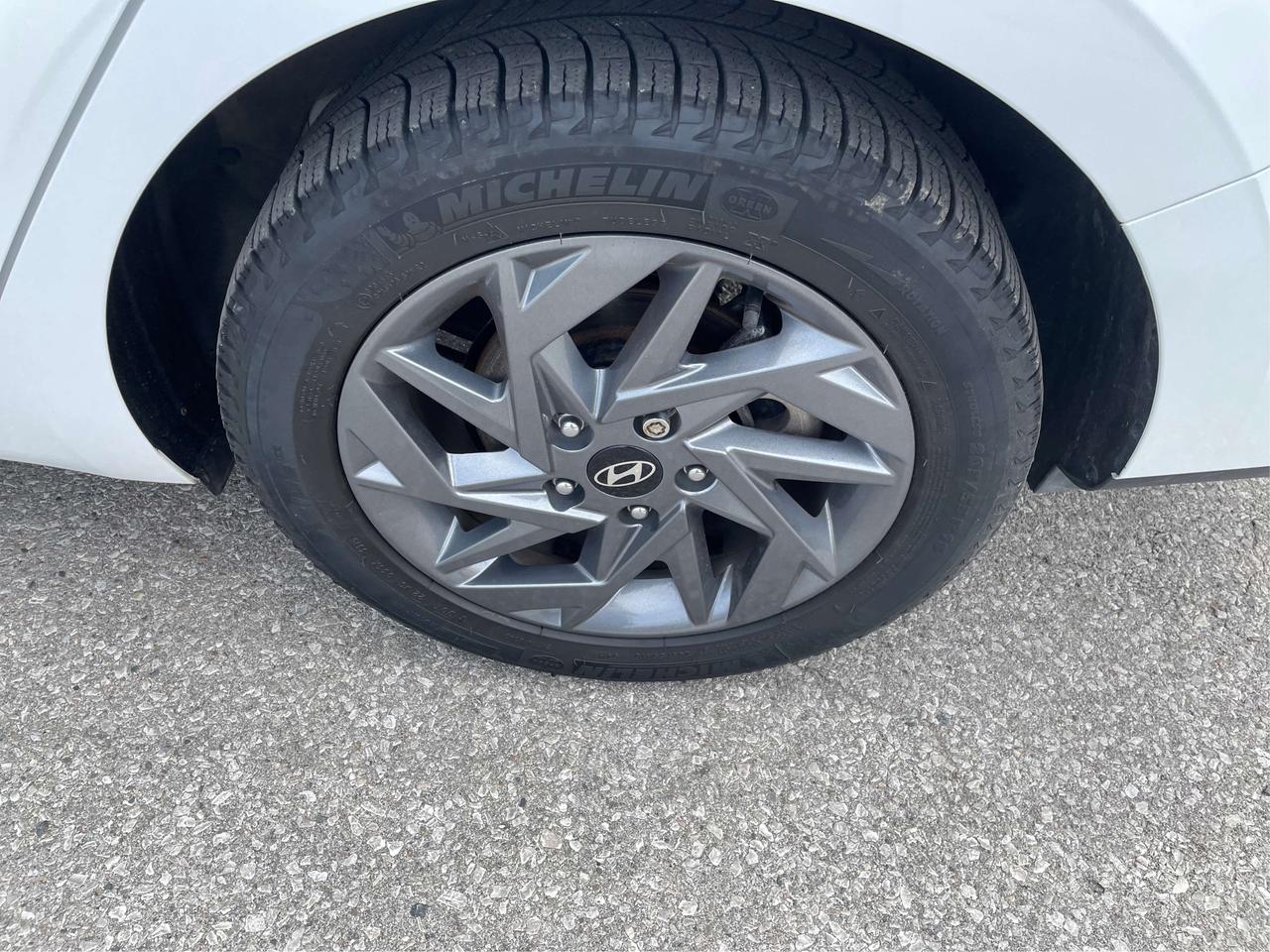 2024 Hyundai Elantra Preferred LOW KM MUST SEE WE FINANCE ALL! Photo