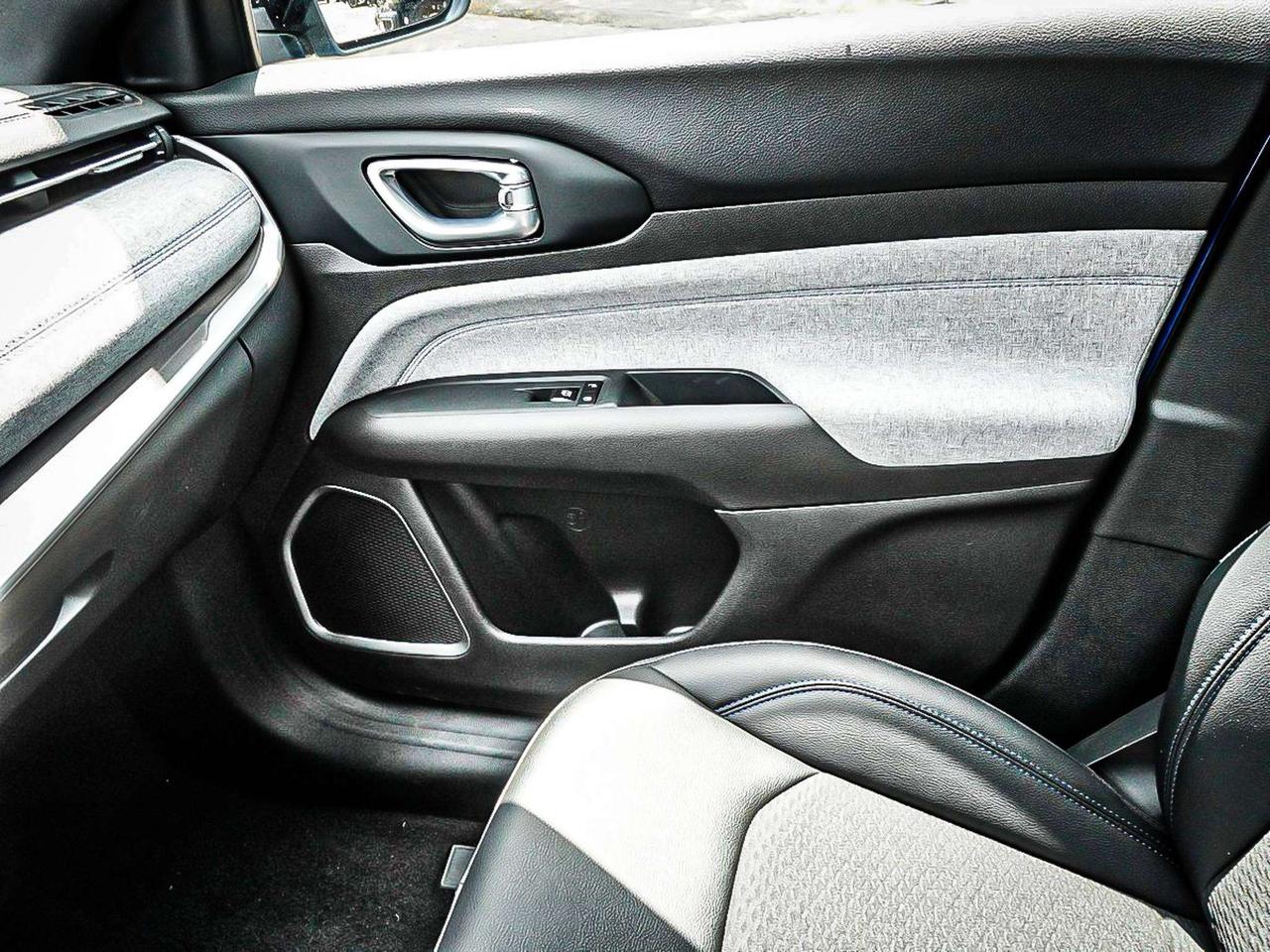 2025 Jeep Compass  Photo