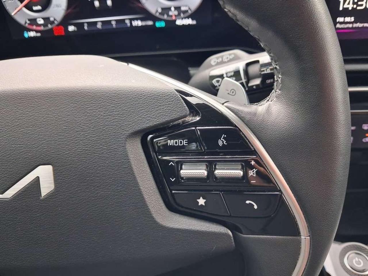 2023 Kia NIRO Premium+ FWD Photo