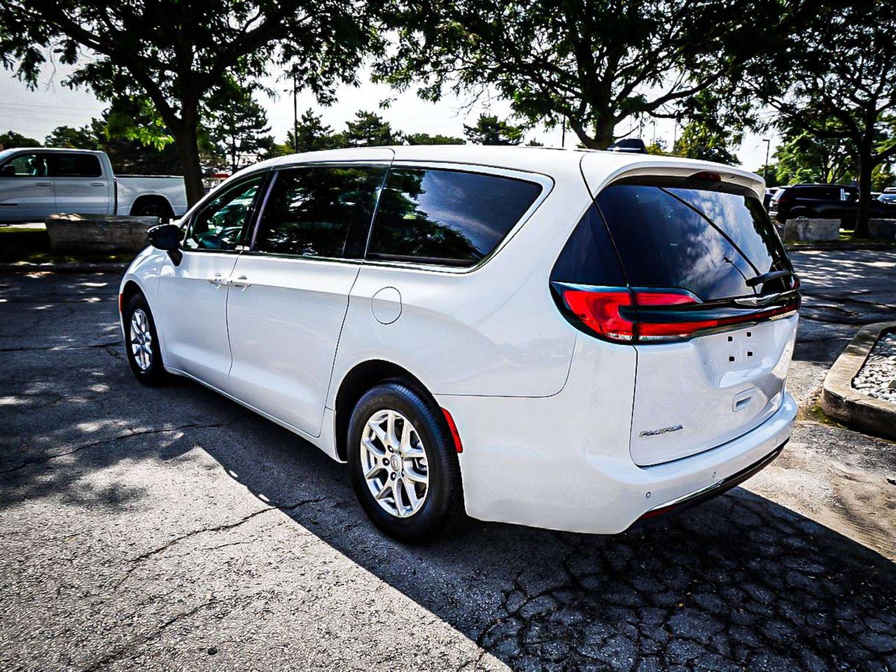 2025 Chrysler Pacifica  Photo