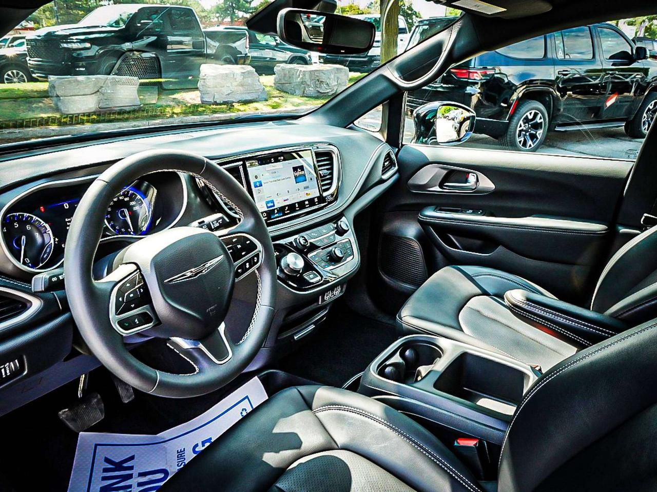 2025 Chrysler Pacifica  Photo