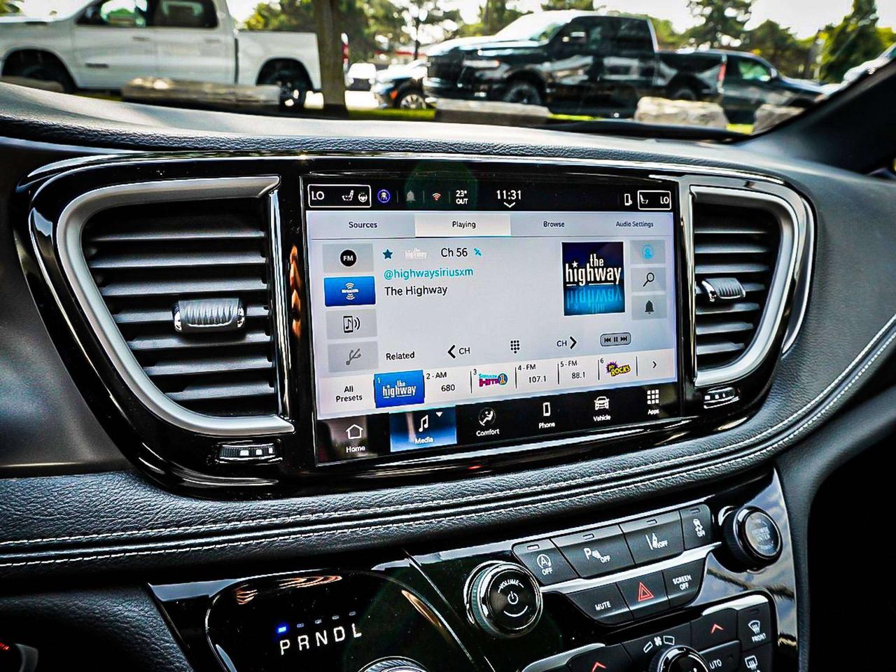 2025 Chrysler Pacifica  Photo