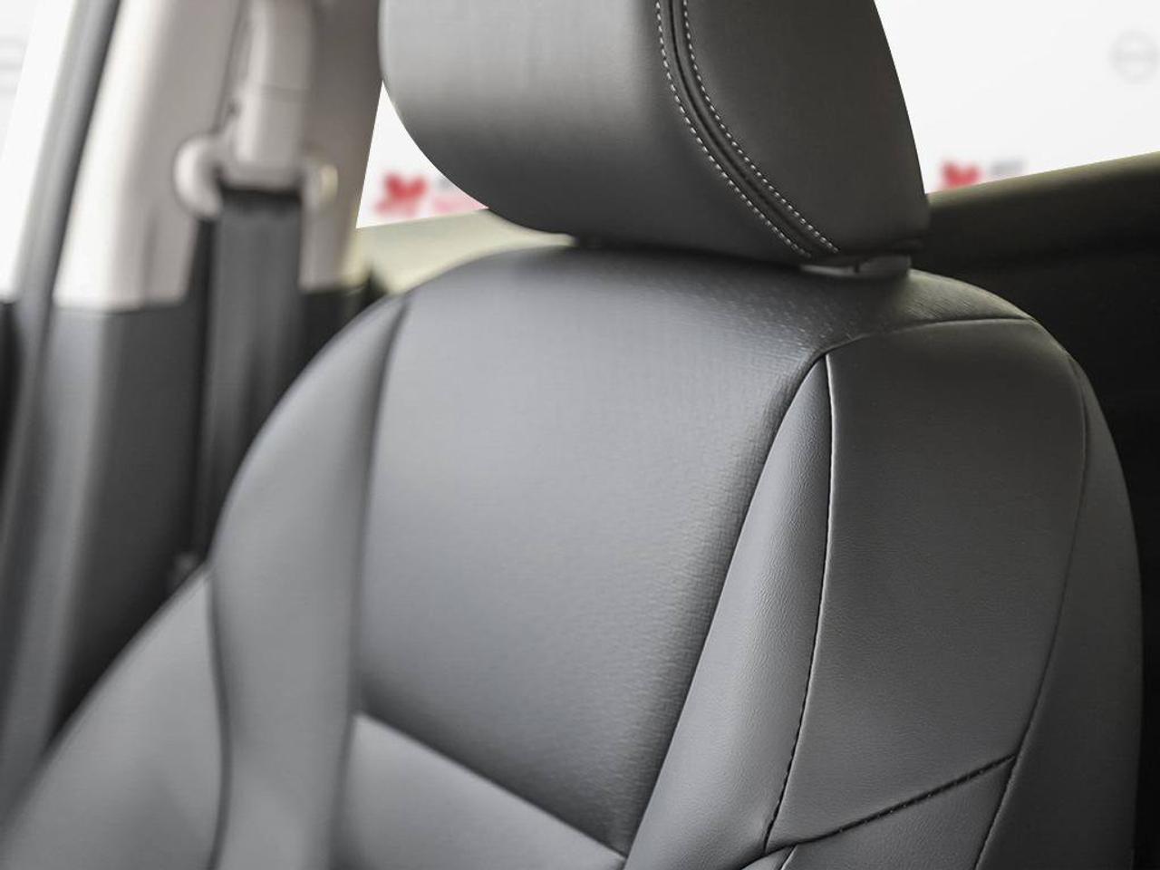 2026 Nissan Rogue SV Dark Armor Photo
