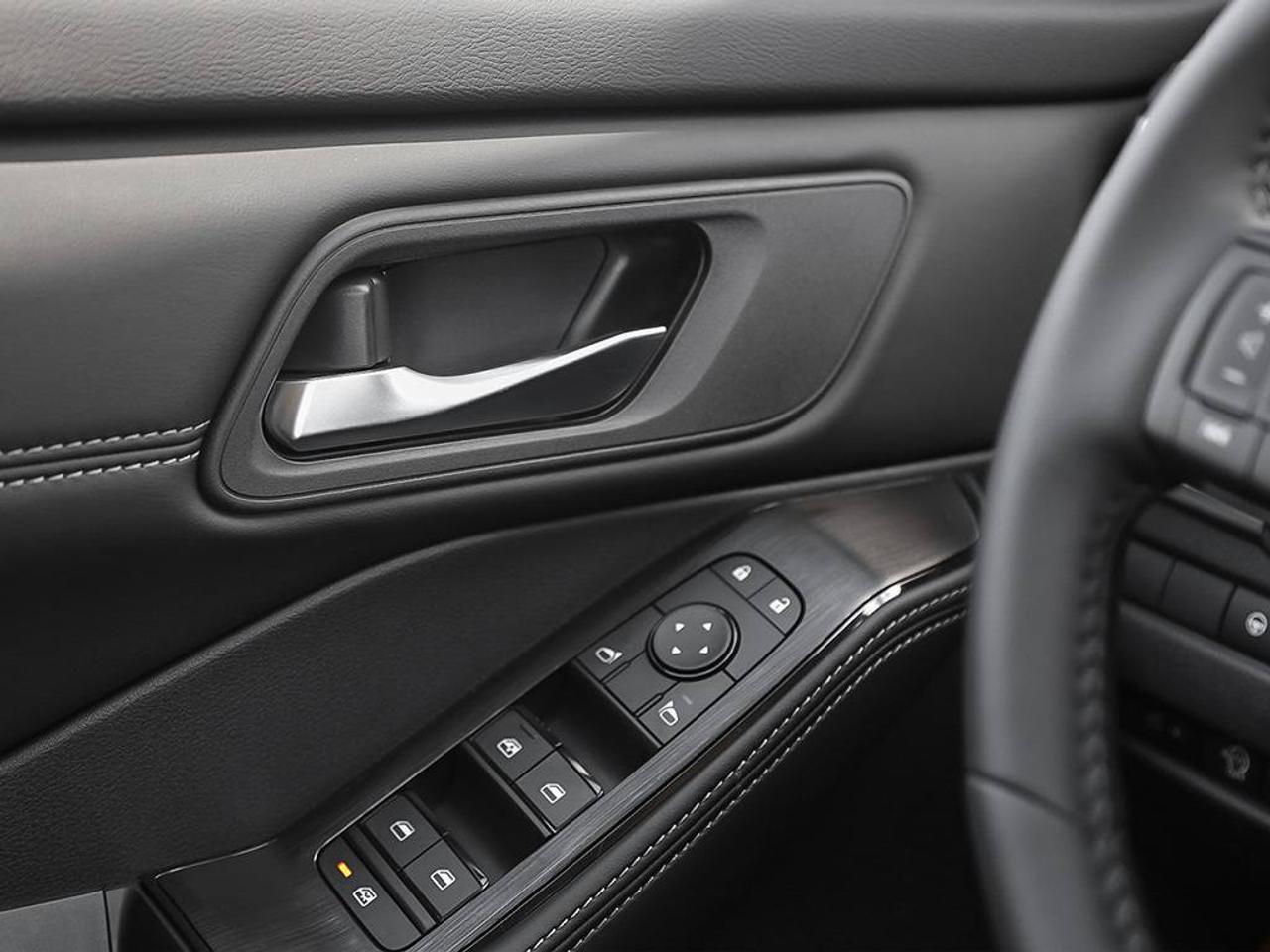 2026 Nissan Rogue SV Dark Armor Photo