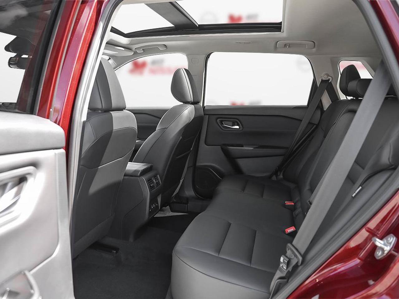 2026 Nissan Rogue SV Dark Armor Photo