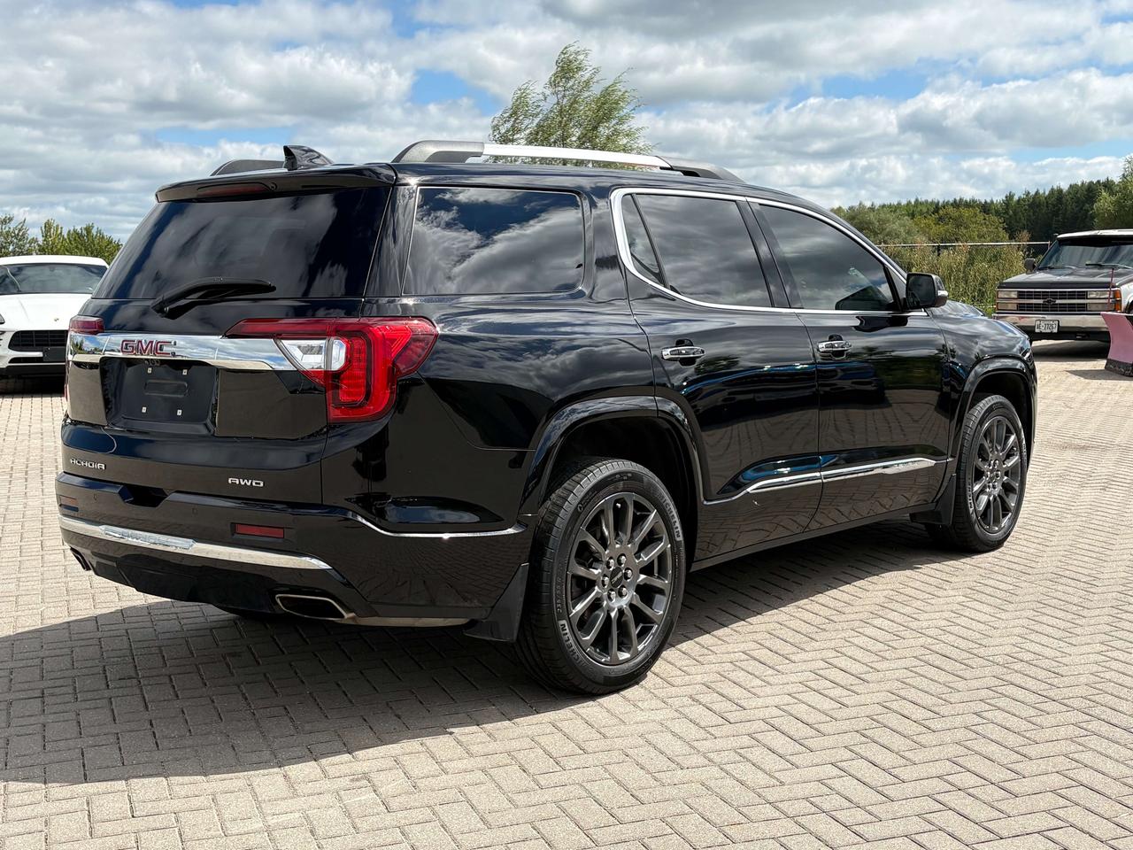 2023 GMC Acadia Denali AWD   Nav.   Sunroof   Heated/Cooled Seats Photo