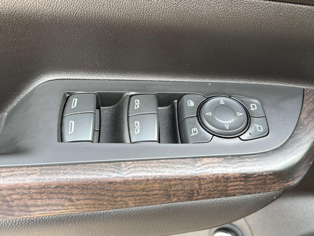 2023 GMC Acadia Denali AWD   Nav.   Sunroof   Heated/Cooled Seats Photo
