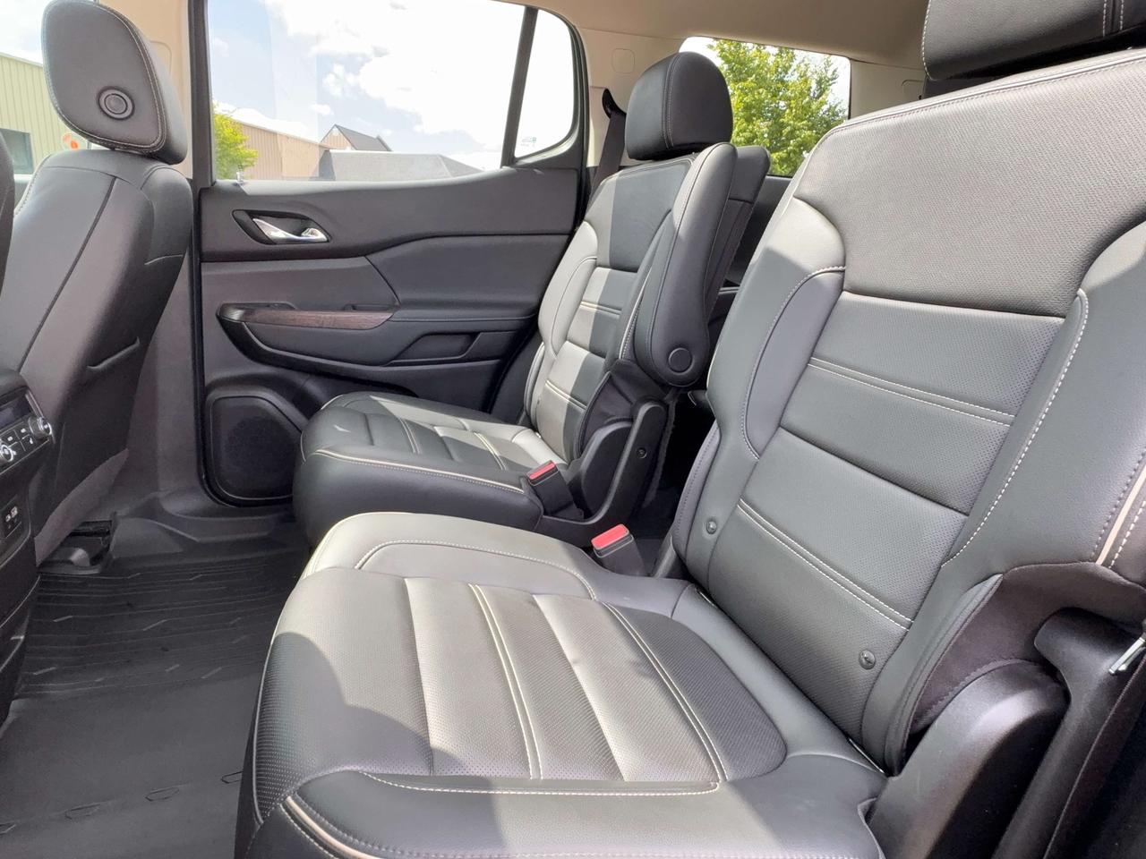2023 GMC Acadia Denali AWD   Nav.   Sunroof   Heated/Cooled Seats Photo