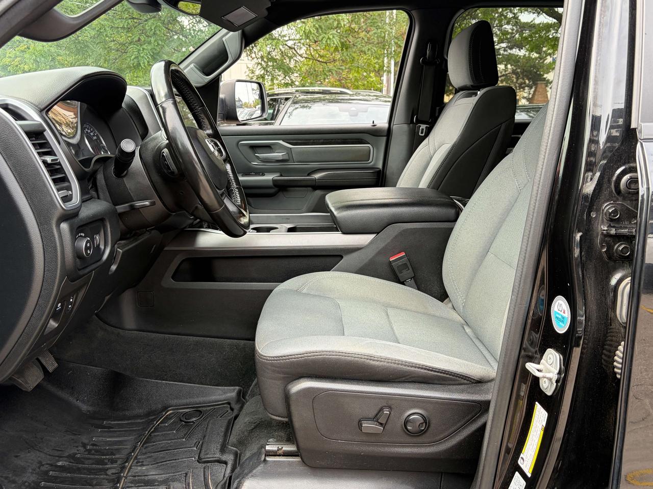 2022 RAM 1500 BIG HORN LEVEL 2 EQUIPMENT, HEMI, NAVI, 20" Photo
