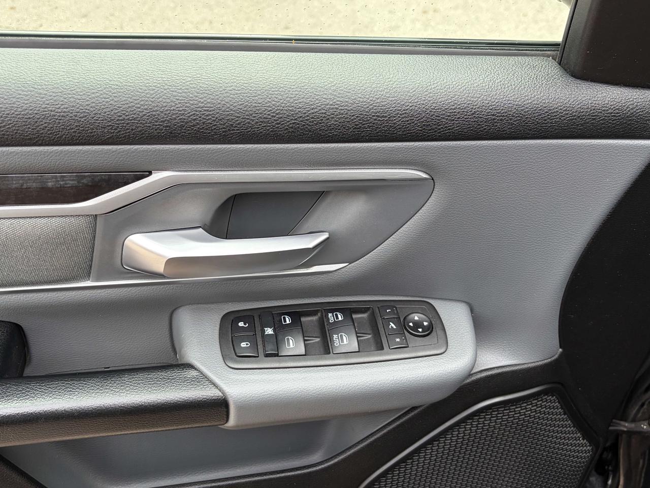 2022 RAM 1500 BIG HORN LEVEL 2 EQUIPMENT, HEMI, NAVI, 20" Photo