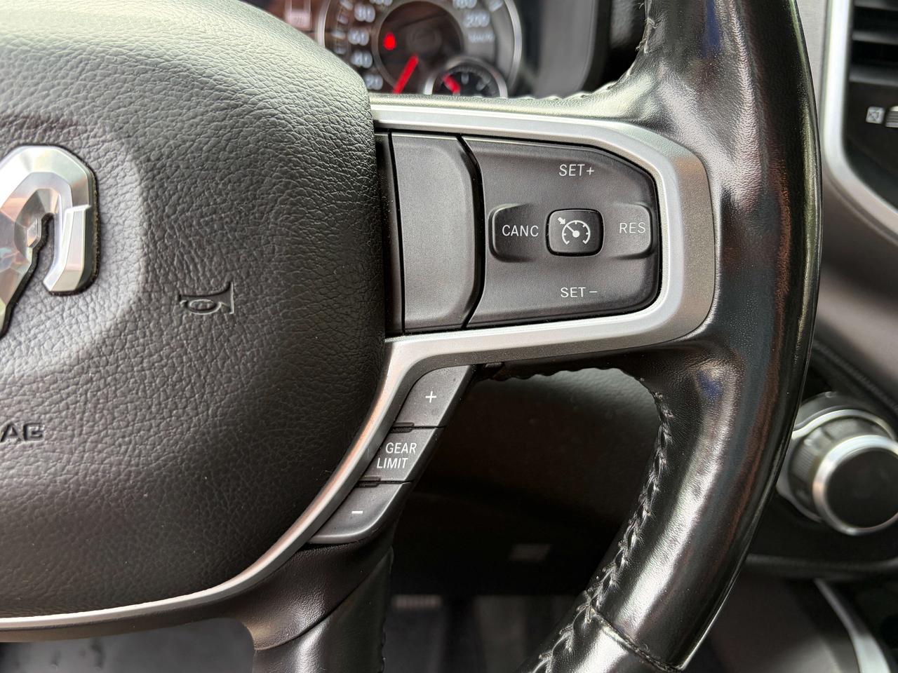 2022 RAM 1500 BIG HORN LEVEL 2 EQUIPMENT, HEMI, NAVI, 20" Photo