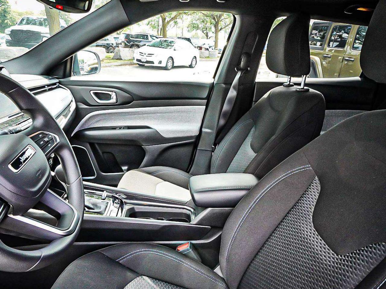 2025 Jeep Compass  Photo