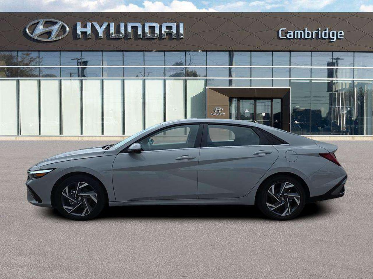 2025 Hyundai Elantra Luxury   NO ACCIDENTS LEATHER BOSE 4.5L/100KM Photo3