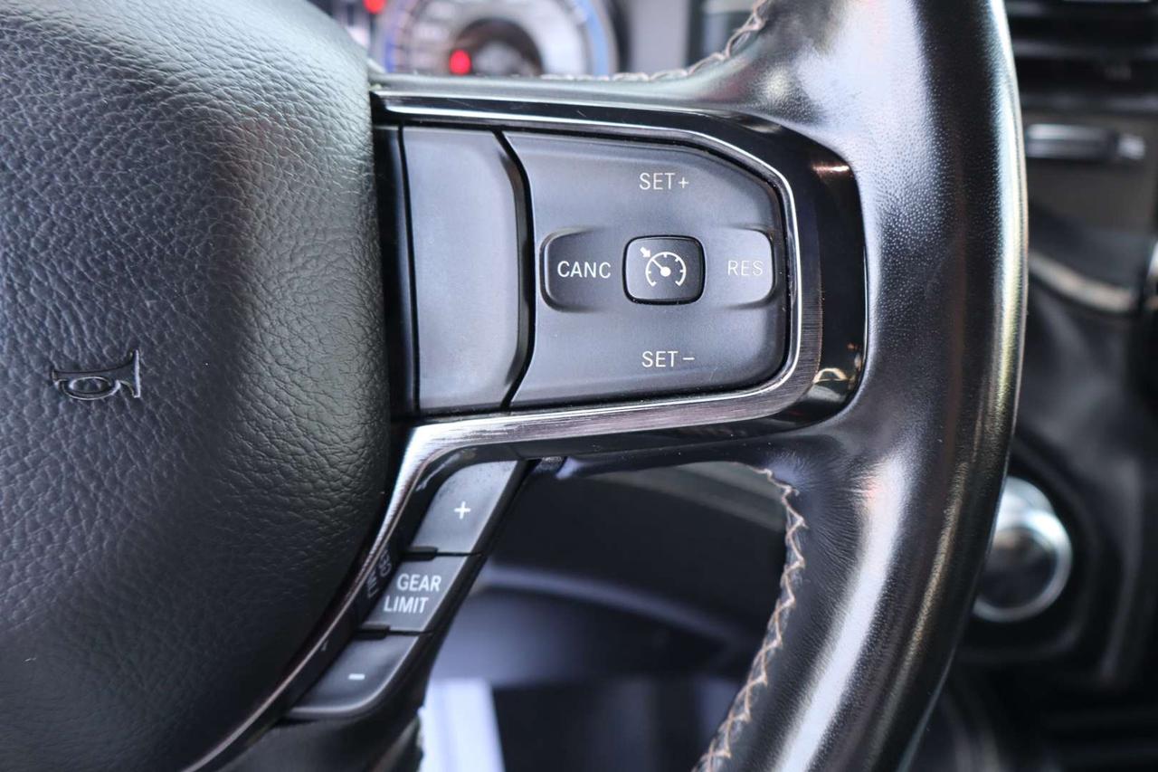 2022 RAM 1500 Limited Crew Cab 4WD   No Accident   Ecodiesel Photo