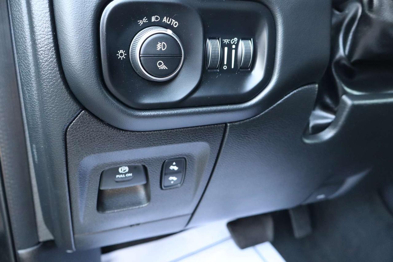 2022 RAM 1500 Limited Crew Cab 4WD   No Accident   Ecodiesel Photo