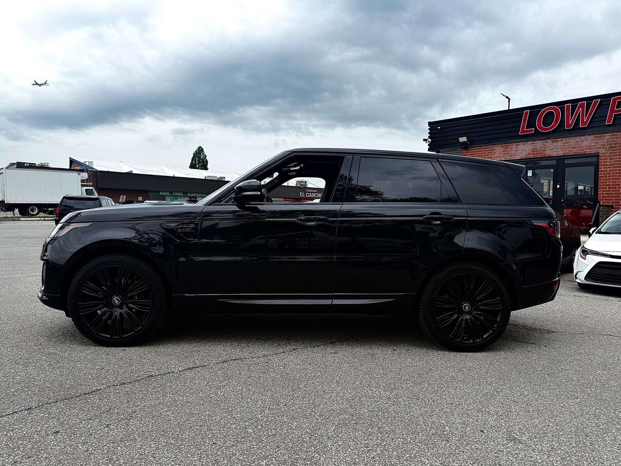 2021 Land Rover Range Rover Sport Dynamic l HSE l V8 Supercharged l 518HP l AWD l Photo