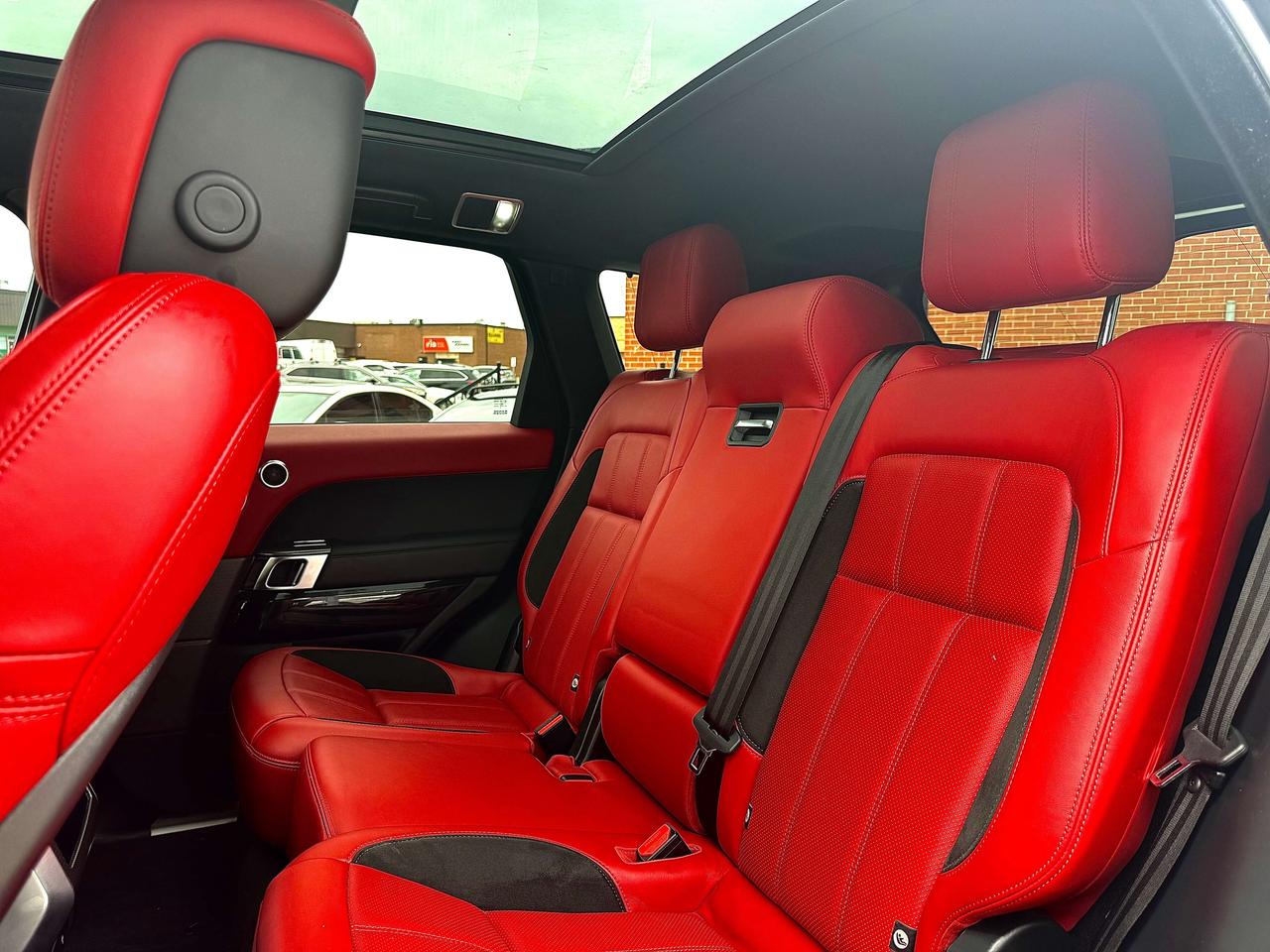 2021 Land Rover Range Rover Sport Dynamic l HSE l V8 Supercharged l 518HP l AWD l Photo