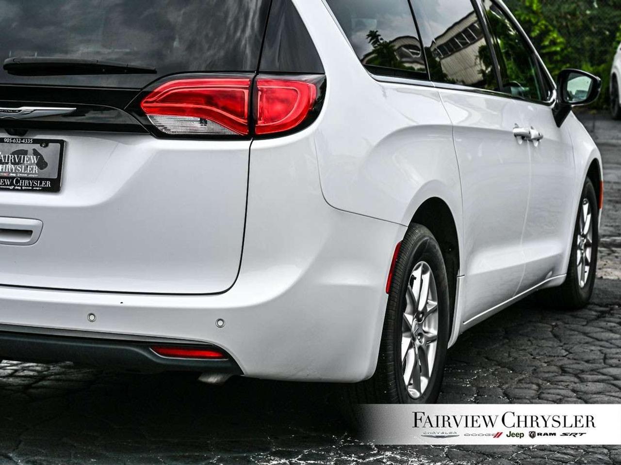 2025 Chrysler Grand Caravan SXT 2WD PWR SLIDING DOORS   LEATHER   CARPLAY   HEATED SEATS   HEATED STEERING WHEEL   REMOTE START Photo