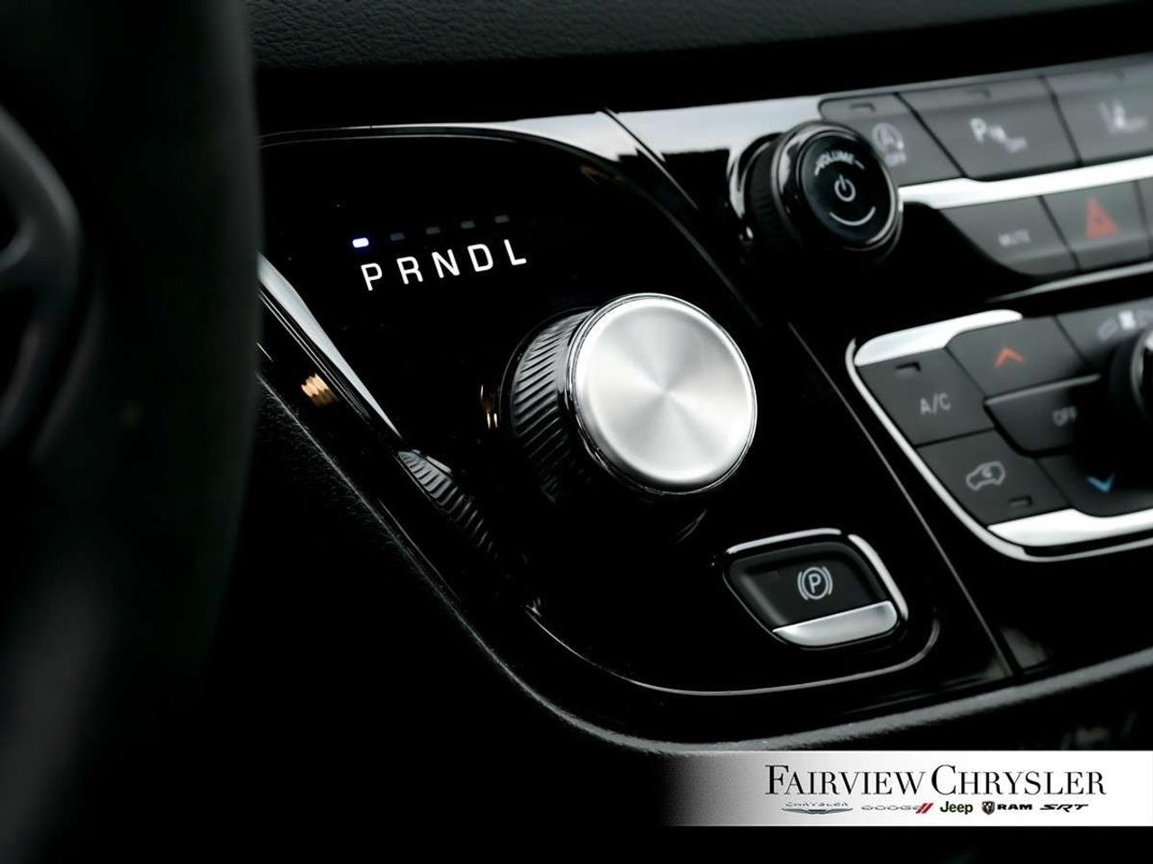 2025 Chrysler Grand Caravan SXT 2WD PWR SLIDING DOORS   LEATHER   CARPLAY   HEATED SEATS   HEATED STEERING WHEEL   REMOTE START Photo