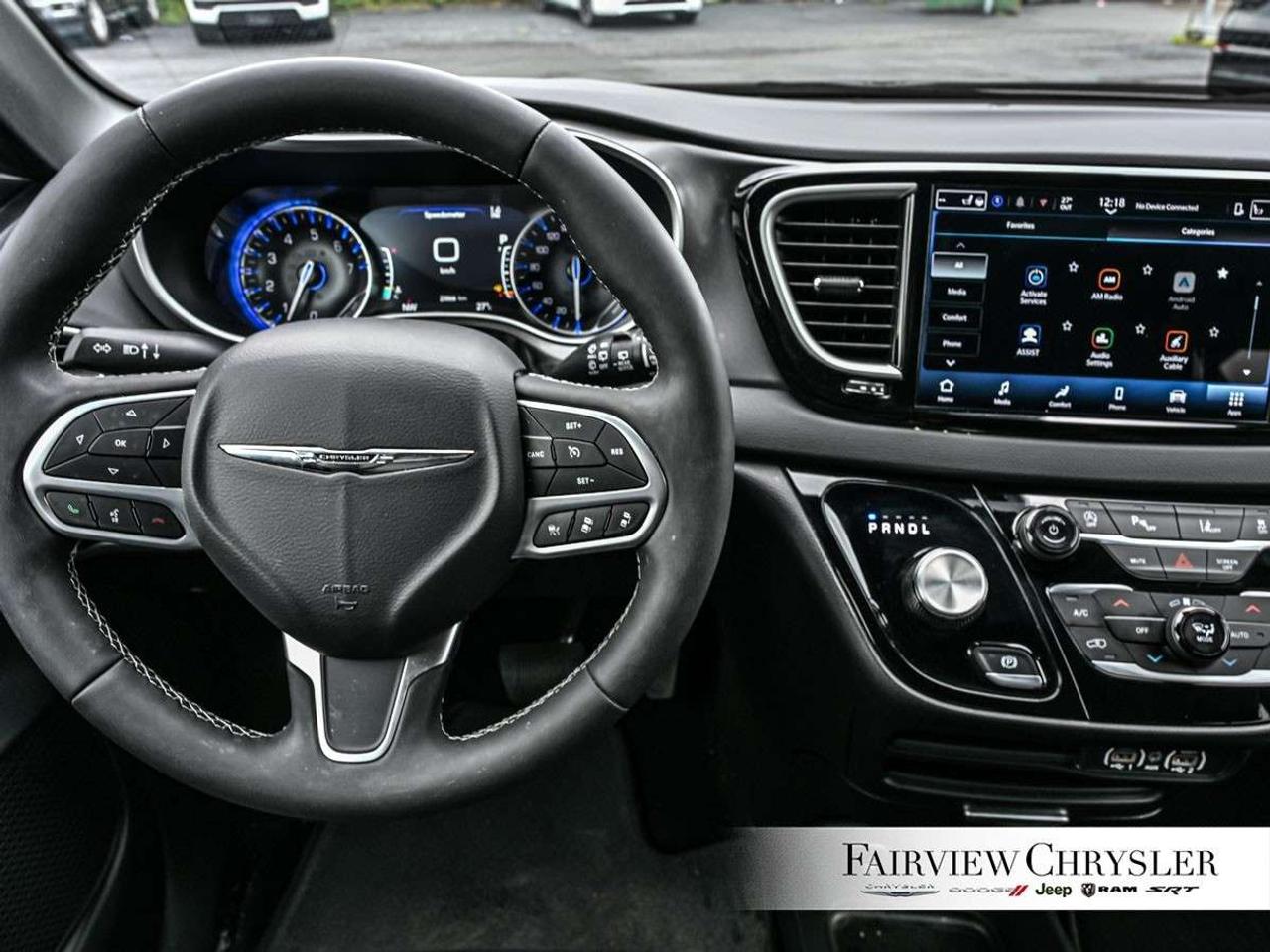 2025 Chrysler Grand Caravan SXT 2WD PWR SLIDING DOORS   LEATHER   CARPLAY   HEATED SEATS   HEATED STEERING WHEEL   REMOTE START Photo